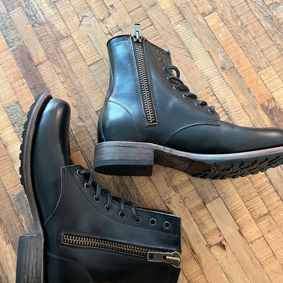 Manchester boots by Freebird are a wardrobe staple! - Picture 4 of 6